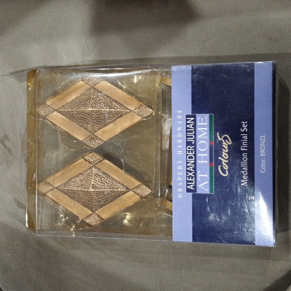 CURTAIN ALEXANDER JULIAN Medallion Finial Set BRONZE New in Box - Picture 2 of 4